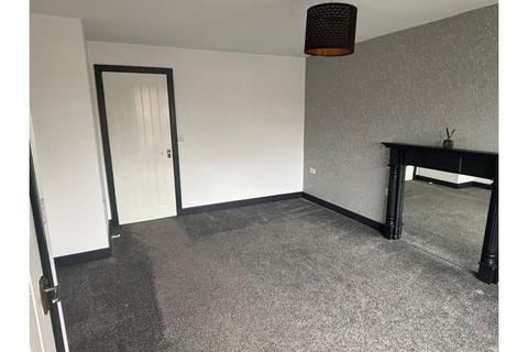 3 bedroom detached house for sale, Carlinghow Lane, Batley, WF17