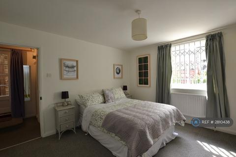 1 bedroom flat to rent, Glengall Road, London, SE15