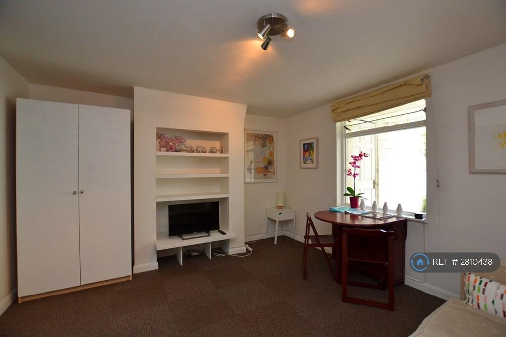 Living Room 4