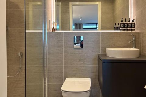 Studio to rent, Harlequin Avenue