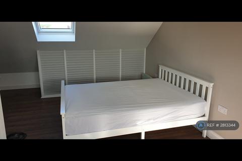 Studio to rent, Hayes, Hayes, UB4