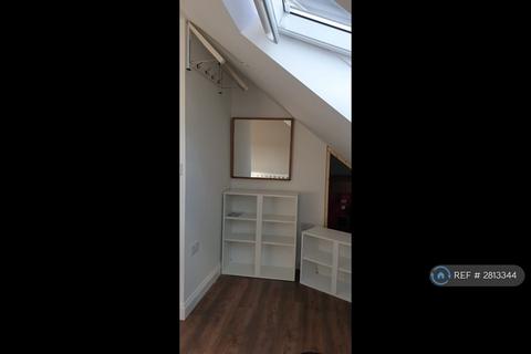 Studio to rent, Hayes, Hayes, UB4