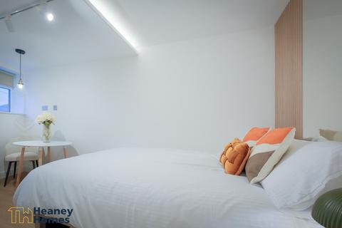 undefined, Room 5