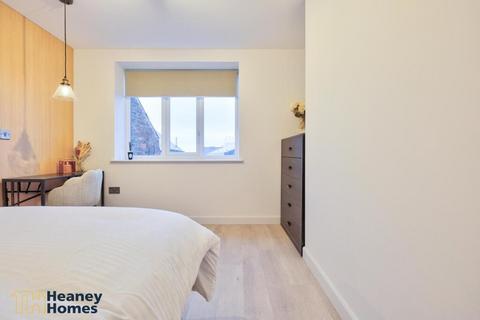 undefined, Room 5