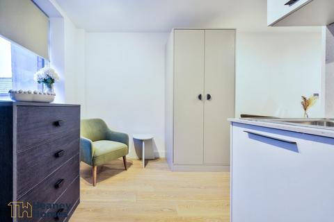 undefined, Room 10