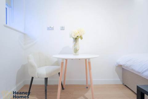 undefined, Room 15