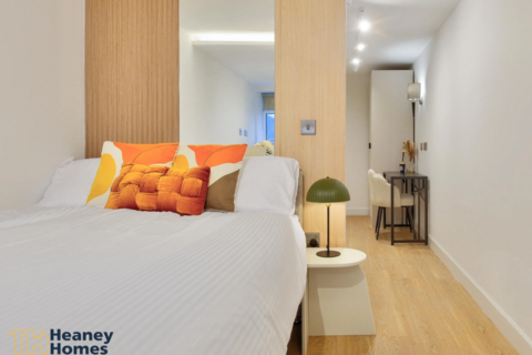 undefined, Room 15