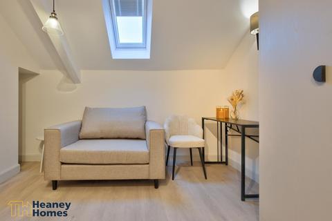 undefined, Room 19