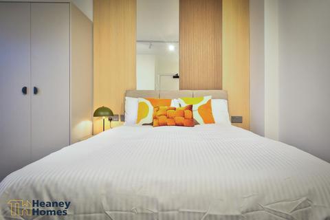undefined, Room 19