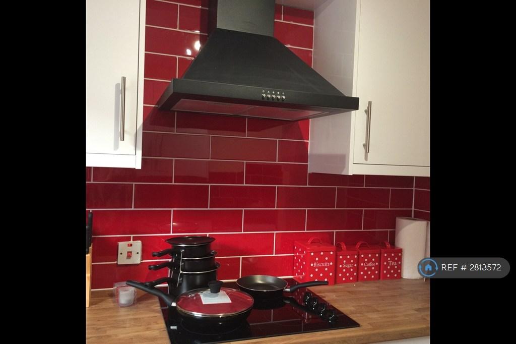 New Magnet Kitchen With Weekly Cleaner