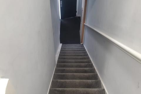 2 bedroom flat to rent, Manchester M4