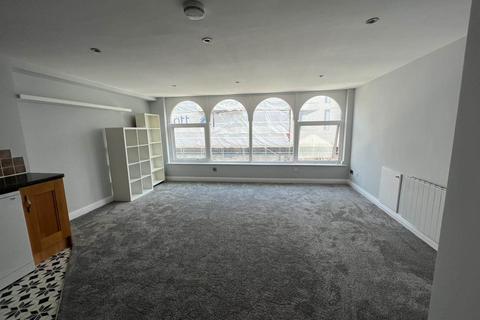 2 bedroom flat to rent, Manchester M4