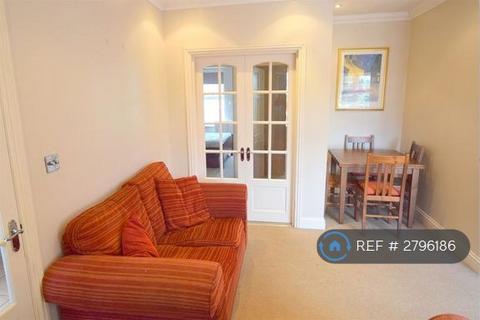 undefined, Central Road, Worcester Park, KT4
