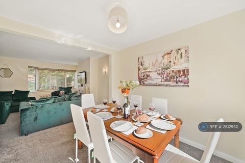 4 bedroom semi-detached house to rent, Whitehouse Way, Iver Heath, SL0