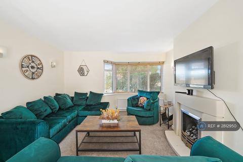 4 bedroom semi-detached house to rent, Whitehouse Way, Iver Heath, SL0