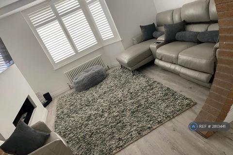 3 bedroom semi-detached house to rent, Bridge Road, Bristol, BS5