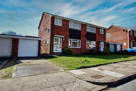 3 bedroom semi-detached house to rent, Parc Y Fro, Creigiau, Creigiau, Cardiff