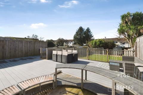 4 bedroom semi-detached house for sale, Davies Avenue, Paignton