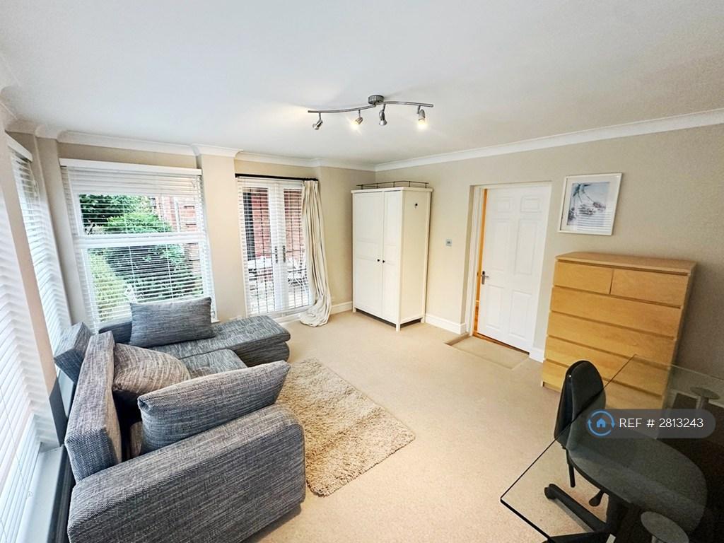 Bedroom 3/  Or 2nd Lounge