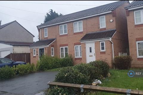 3 bedroom semi-detached house to rent, Oakdale Row, Liverpool, L32