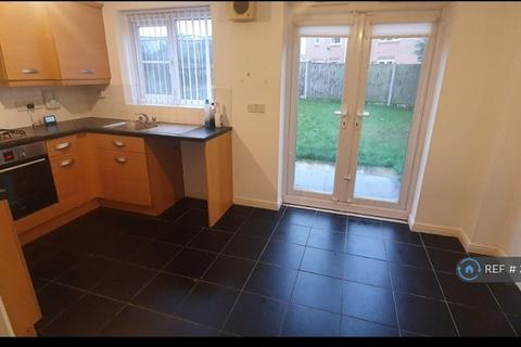 3 bedroom semi-detached house to rent, Oakdale Row, Liverpool, L32