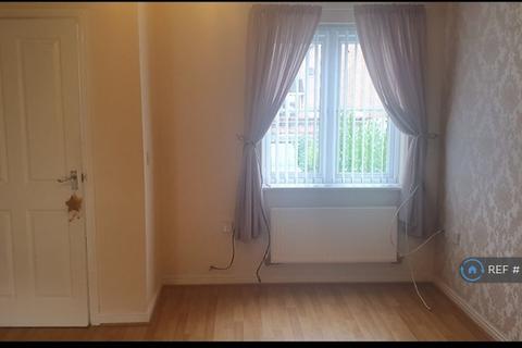 3 bedroom semi-detached house to rent, Oakdale Row, Liverpool, L32
