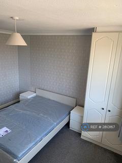 1 bedroom in a house share to rent, Halt Drive, Stanford Le Hope, SS17