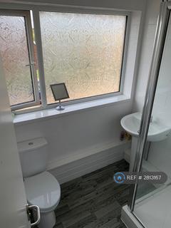 1 bedroom in a house share to rent, Halt Drive, Stanford Le Hope, SS17