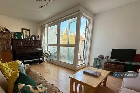 3 bedroom maisonette to rent, Groome House, London, SE11