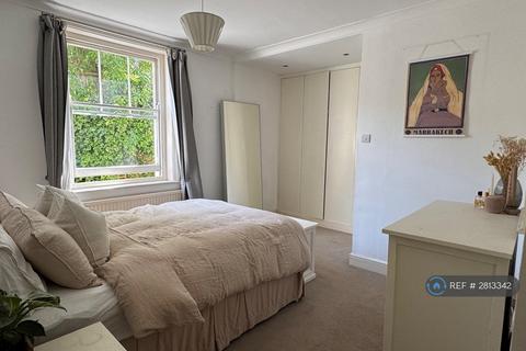 2 bedroom flat to rent, Fulham, London, SW6