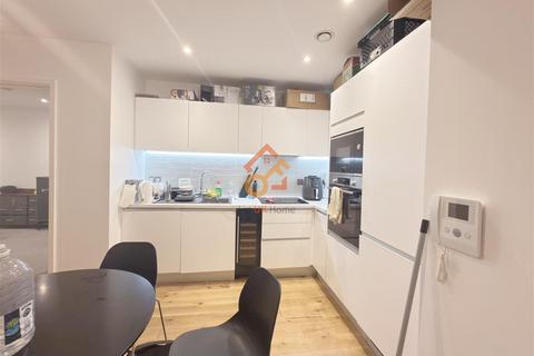 2 bedroom flat to rent, The Axium, 36 Windmill Street, Birmingham B1