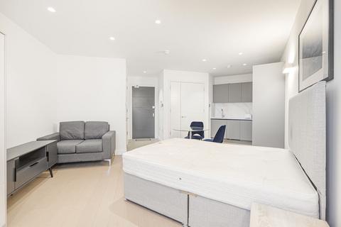 Studio to rent, Vonder Skies, New Horizons Court TW8