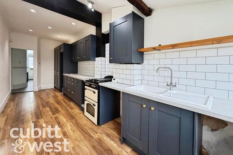 3 bedroom terraced house to rent, AVAILABLE WITH NO DEPOSIT Posbrooke Road Southsea PO4