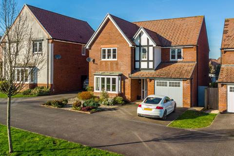 4 bedroom detached house for sale, Hewetson Way, Bideford EX39