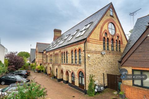 1 bedroom in a house share to rent, Rush Common Mews, London, SW2