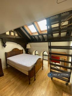 1 bedroom in a house share to rent, Rush Common Mews, London, SW2