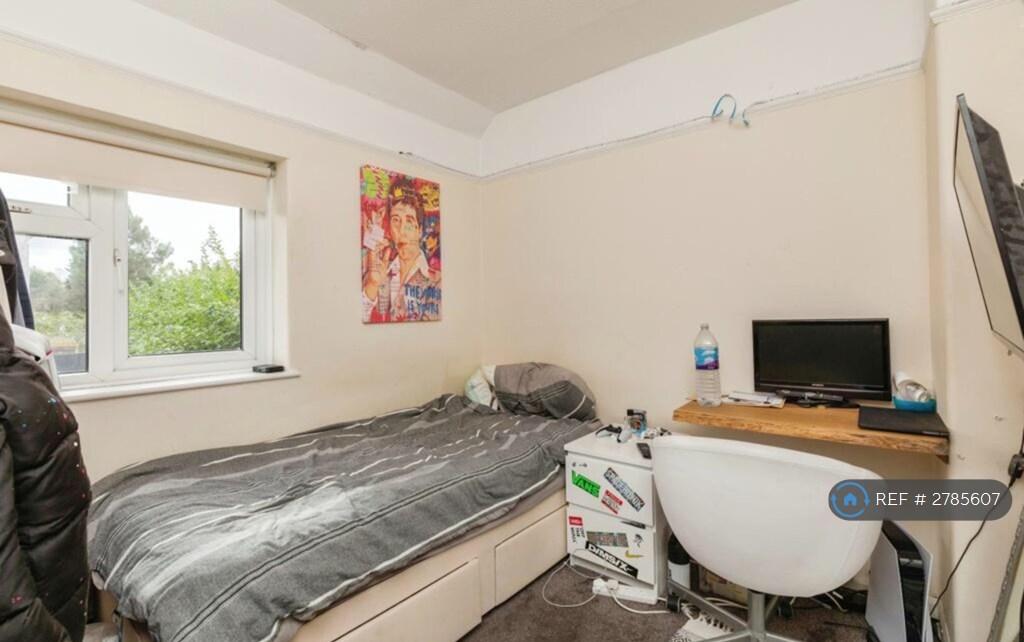 Smaller Bedroom