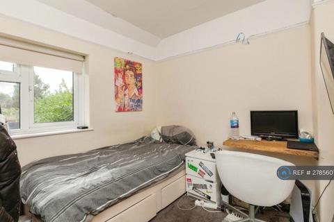 3 bedroom semi-detached house to rent, Ridgeway Road, Bristol, BS16