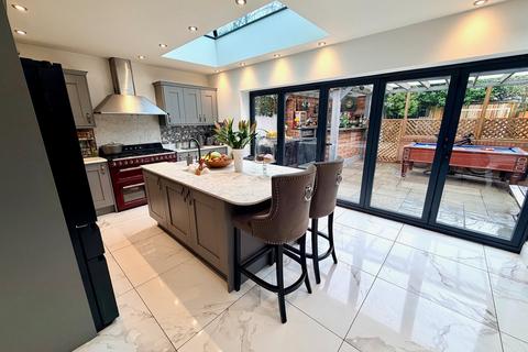 3 bedroom semi-detached house for sale, Newbolds Road, Wednesfield, Wolverhampton, WV10
