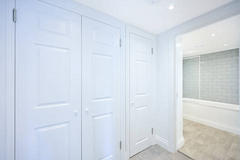 undefined, Bath Road, Cranford, Hounslow, TW5