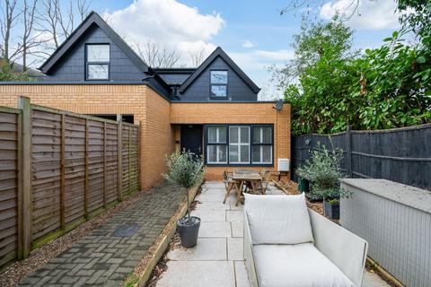 2 bedroom semi-detached house for sale, The Avenue, Surbiton KT5