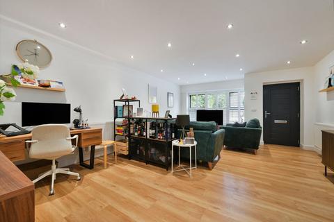 2 bedroom semi-detached house for sale, The Avenue, Surbiton KT5