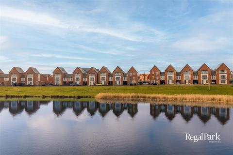 4 bedroom townhouse for sale, Berrington View, Peterborough PE7