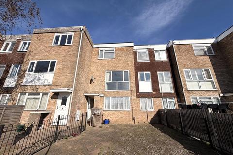 undefined, Purcell Close, Stanford-Le-Hope
