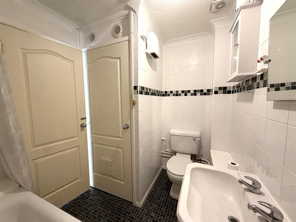 Bathroom.jpeg