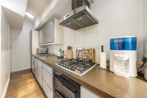 3 bedroom maisonette to rent, Cromwell Road, London SW19