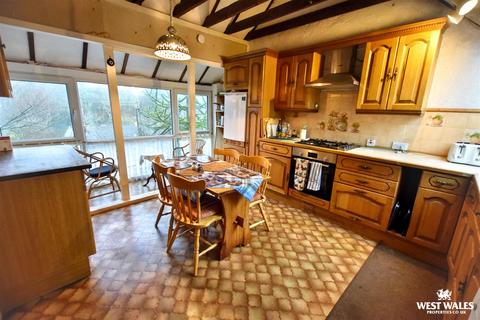 3 bedroom semi-detached house for sale, Waterston Road, Llanstadwell, Milford Haven