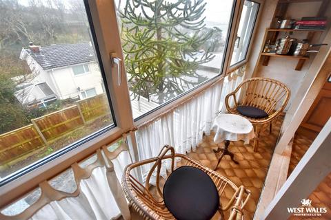 3 bedroom semi-detached house for sale, Waterston Road, Llanstadwell, Milford Haven