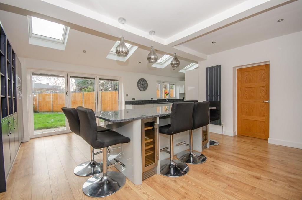 Kitchen pic 4.jpg