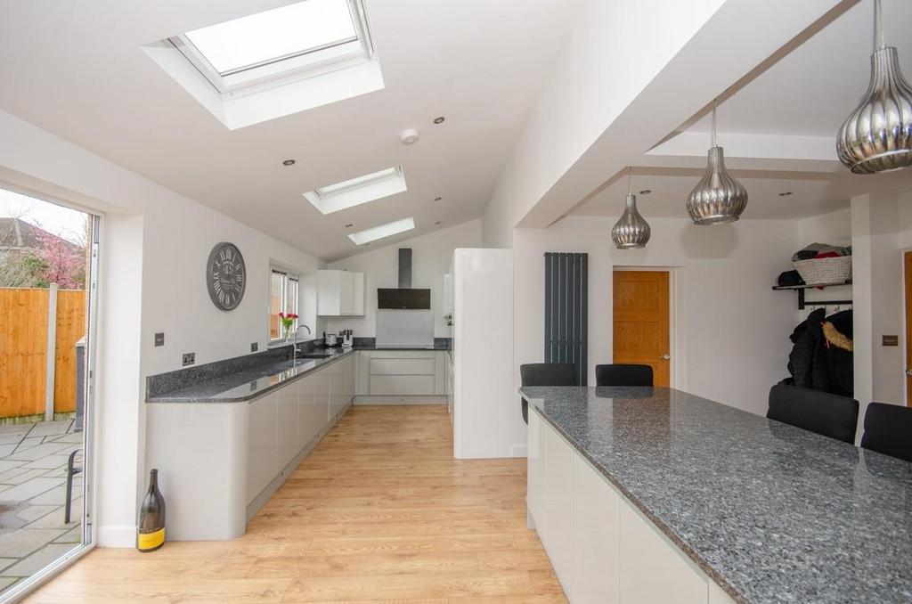Kitchen pic 5.jpg